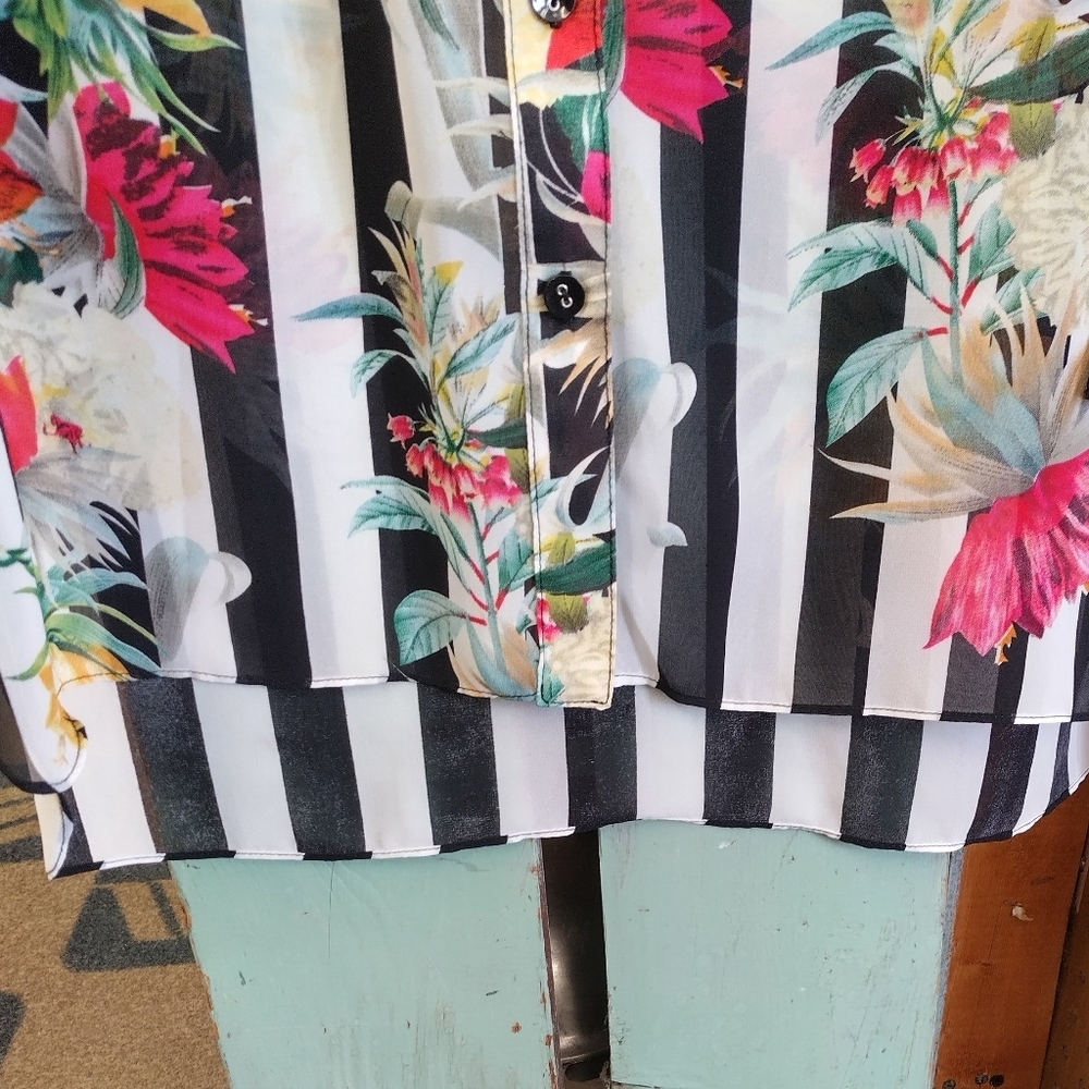 Like New Black and White Stiped, Floral Pattern Blouse - Picture 5 of 9